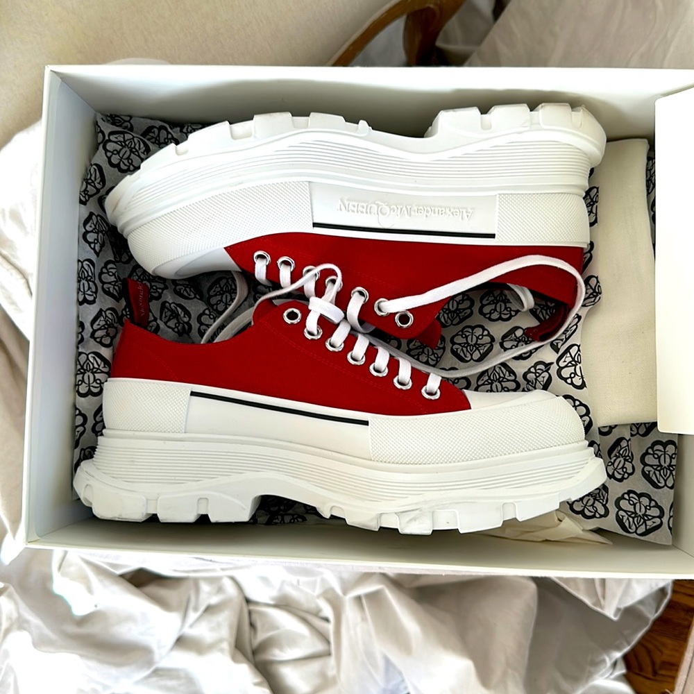 Barely worn Mens Alexander McQueen "Slick Tread" Sneakers White 43 US 10